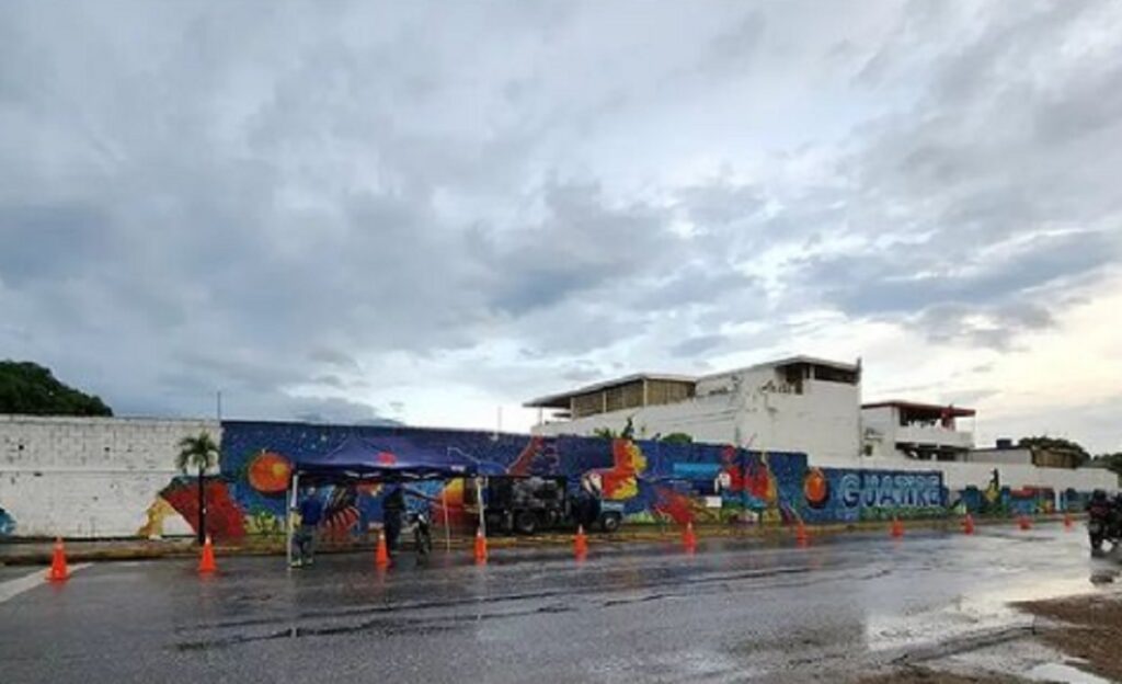 En Guatire Construyen Gigantesco Mural Con Tapas Pl Sticas