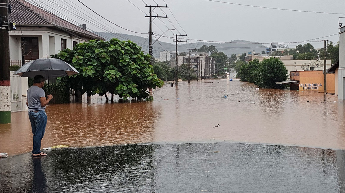 Fuertes Lluvias En Brasil Dejan 10 Fallecidos Y Varios Desaparecidos