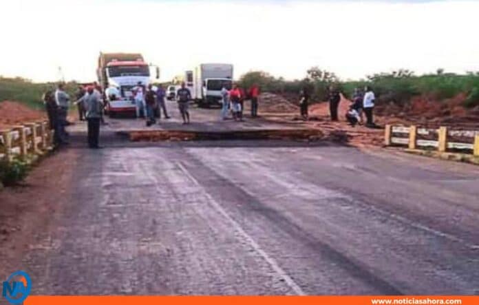 Cierre temporal de la carretera Morón Coro por colapso del puente