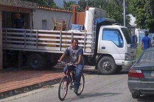 con la zona militarizada