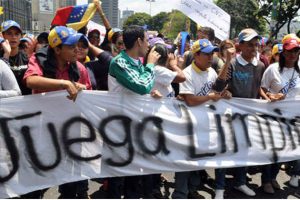 Estudiantes suspenden movilización hasta el CNE