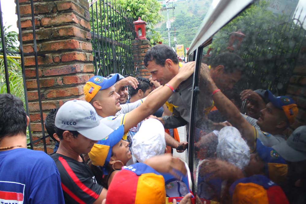 Capriles desde Mérida pidió “expresar su inconformidad en las urnas electorales el 8D”