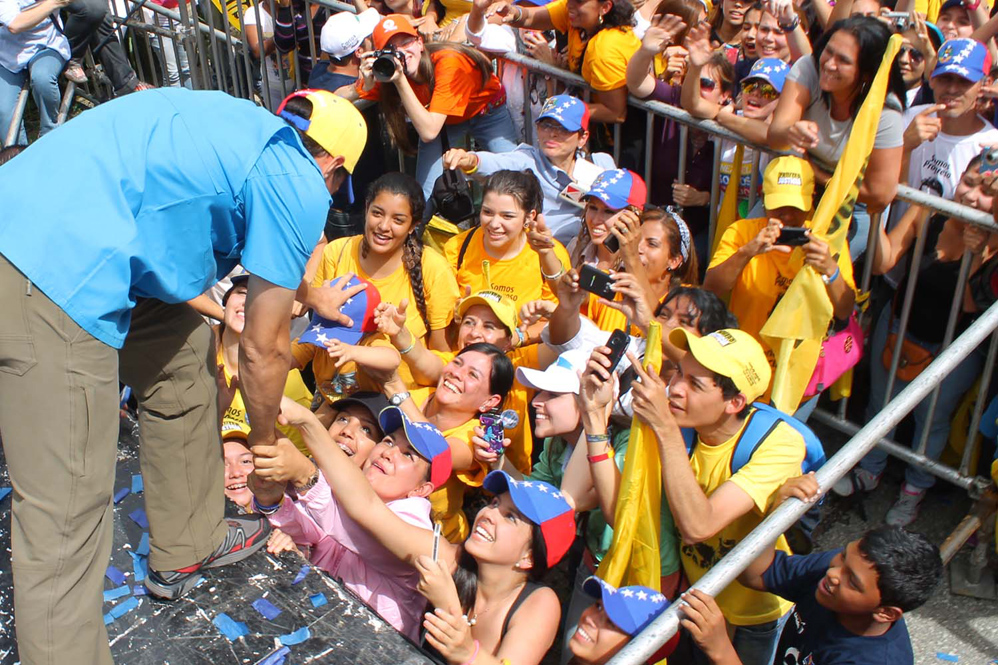 Capriles desde Mérida pidió “expresar su inconformidad en las urnas electorales el 8D”