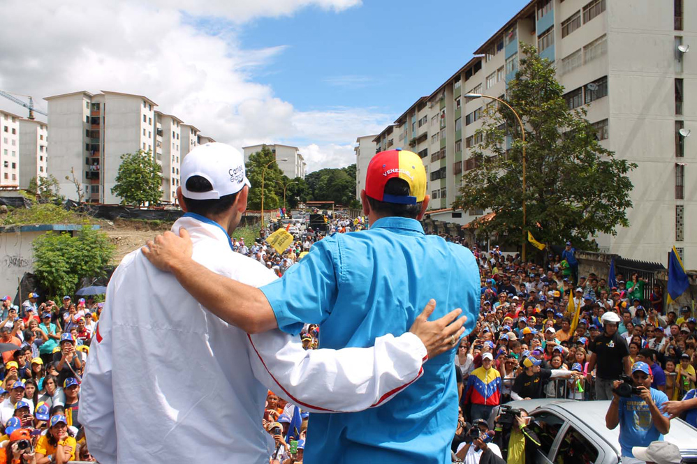 Capriles desde Mérida pidió “expresar su inconformidad en las urnas electorales el 8D”