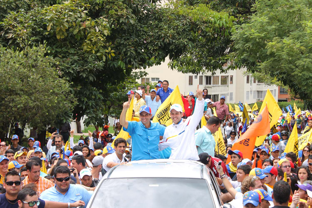 Capriles desde Mérida pidió “expresar su inconformidad en las urnas electorales el 8D”