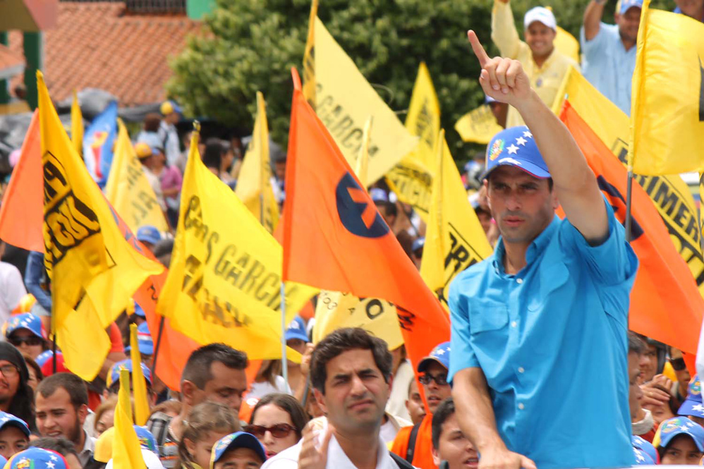 Capriles desde Mérida pidió “expresar su inconformidad en las urnas electorales el 8D”