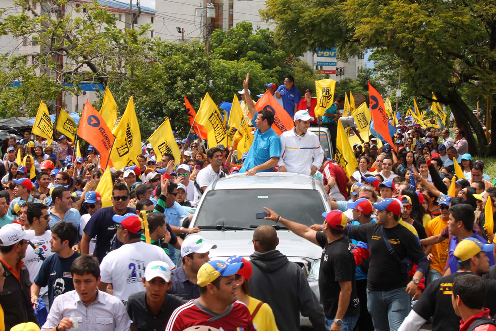 Capriles desde Mérida pidió “expresar su inconformidad en las urnas electorales el 8D”