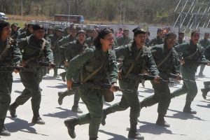 prácticas del desfile con motivo del Bicentenario de la Juventud 10