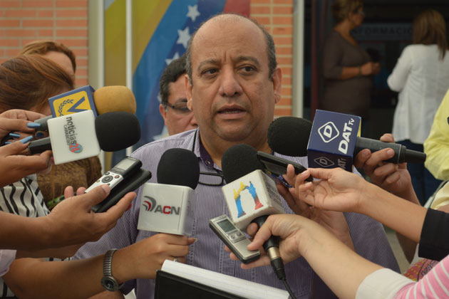 Presidente de Insalud desmiente reducción de estudiantes de la UC en la CHET