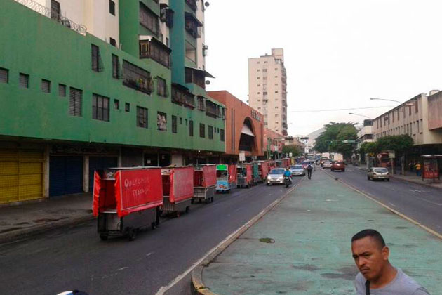 Vendedores de comida informal piden a Cocchiola les reactive sus permisos de trabajo 