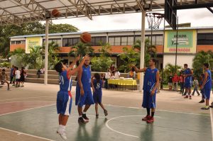 Trotamundos compartió cancha