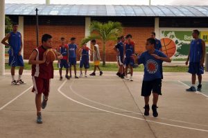 Trotamundos compartió cancha