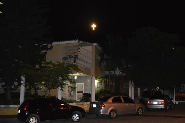 1 ro diciembre encendido cruz