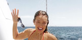 Thalía en bikini