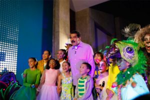 Nicolás Maduro aprobó