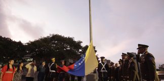 izada-bandera actos conmemorativos Panteon Nacional