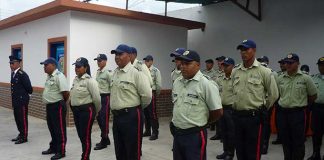 policía