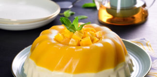 gelatina de mango con leche