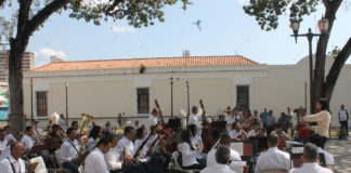 La Banda Sinfónica 24 de Junio inició este viernes en la Plaza Sucre de valencia su temporada de conciertos 2019