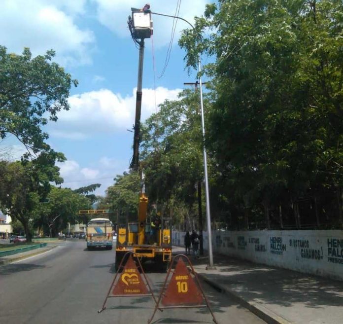 luminarias instaladas avenida Lara