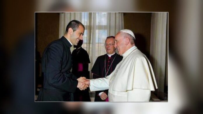 Sacerdote italiano Fabio Salerno, nuevo secretario personal del Papa