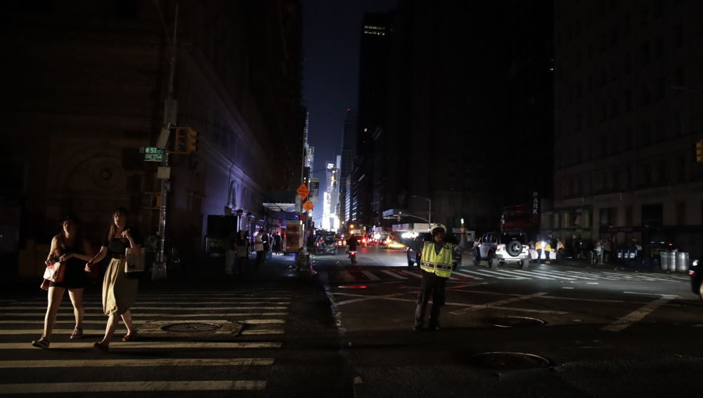 ¡Apagón en Nueva York! Miles de personas quedaron sin luz en Manhattan
