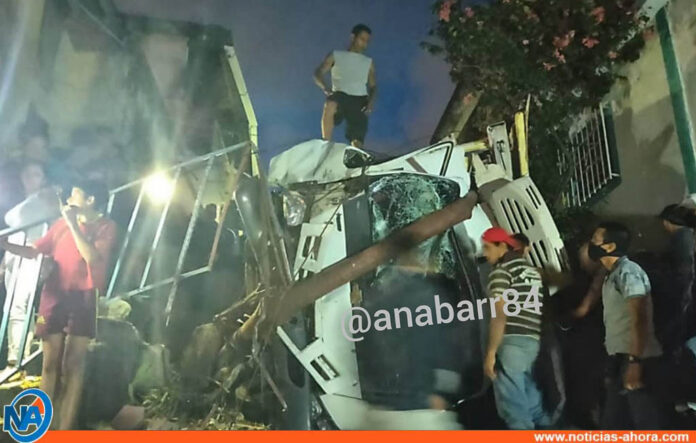 Camión cargado de leche chocó en Táchira - NA