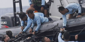 Encuentran caja negra del avión Indonesia - NA