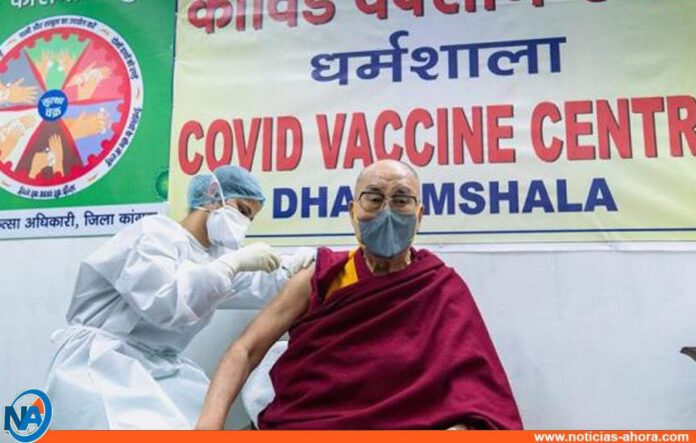 El Dalai Lama se vacunó - Noticias Ahora