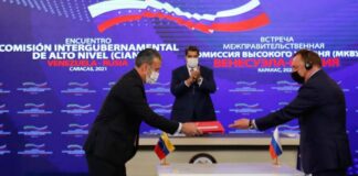 Venezuela y Rusia firman 12 acuerdos - NA