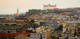 Eslovaquia recomienda no administrar vacuna Sputnik-V