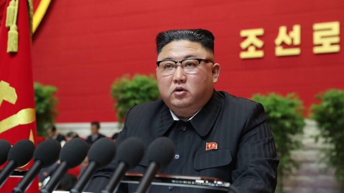 Kim Jong-Un prohíbe jeans ajustados y cortes de modas 