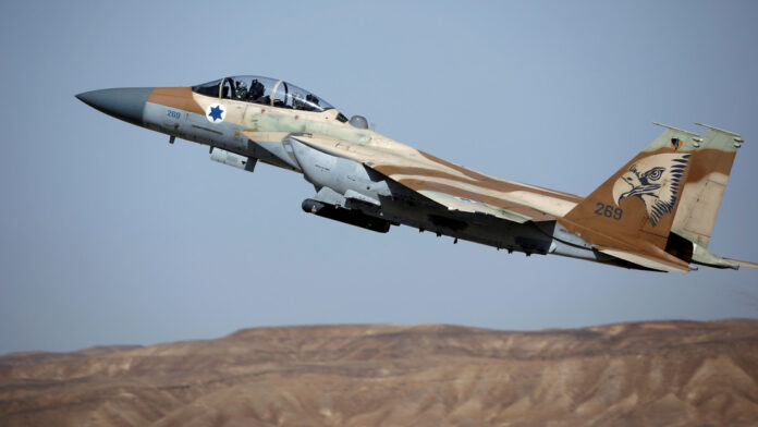 FDI atacan tres casas de comandantes de Hamás