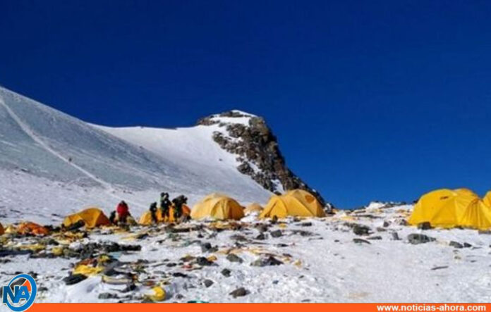 Escaladores del Everest - Noticias Ahora