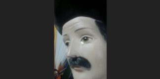 figura de José Gregorio Hernández llorando