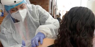 Joven italiana fue accidentalmente vacunada - Noticias Ahora