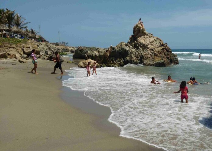 abrirán las playas de La Guaira