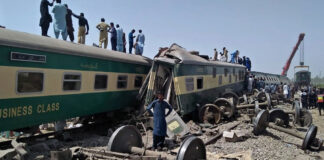 Choque de trenes en Pakistán - Noticias Ahora