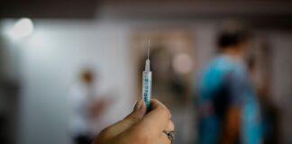Cinco detenidas por vender vacunas