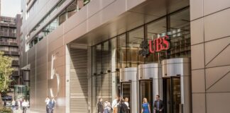Banco UBS persigue y bloquea fondos