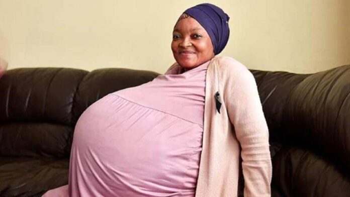 mujer sudafricana da a luz a 10 bebés