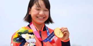 Momiji Nishiya gana medalla de oro