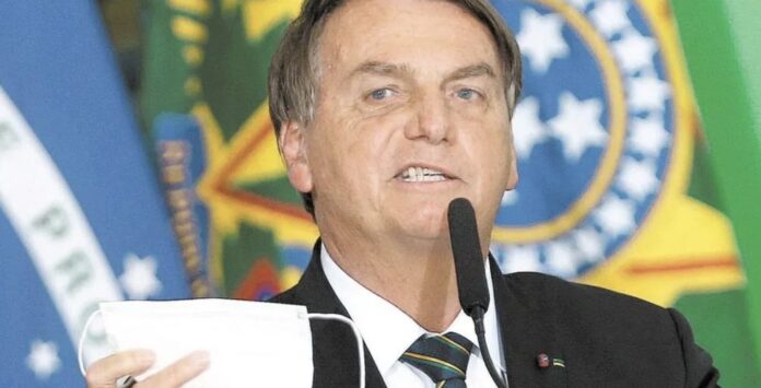 Fiscalía investiga a Bolsonaro