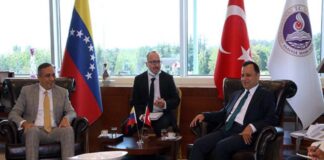 Poderes Judiciales de Venezuela y Turquía - NA