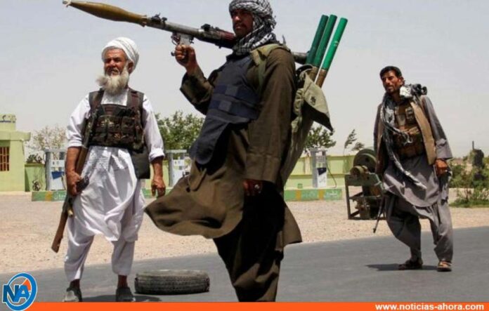 Cohetes talibanes alcanzan el aeropuerto de Kandahar - Noticias Ahora