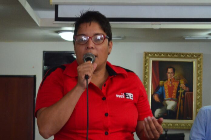Precandidata en Naguanagua Ana González