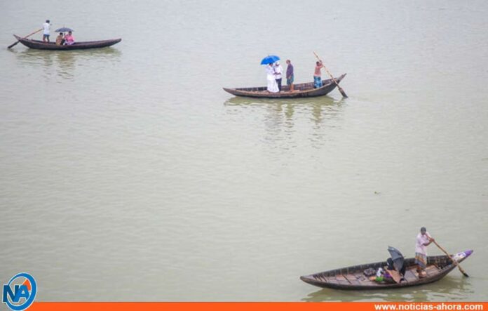 Rayo cae sobre un barco en Bangladesh - Noticias Ahora
