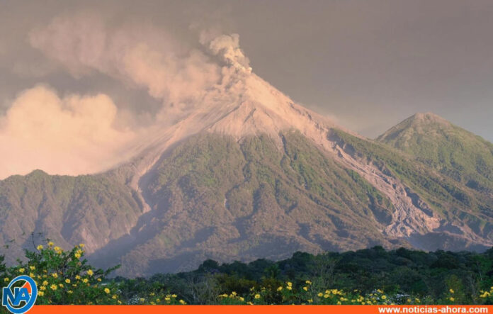 Nueva erupción del Volcán de Fuego - Noticias Ahora