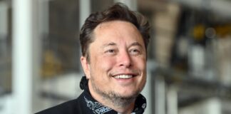 Elon Musk ofrece vender acciones de Tesla