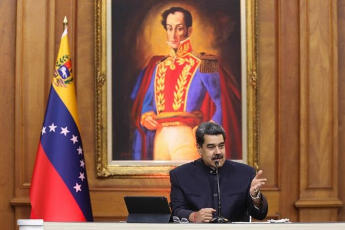 Pablo Montero dedica rancheras a Nicolás Maduro - NA